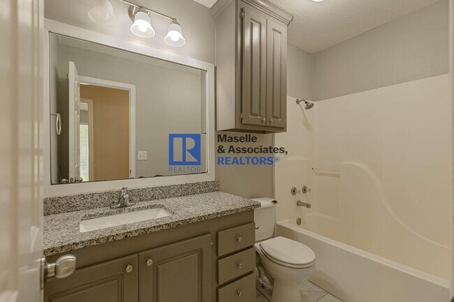 Building Photo - 3 Bed/2 Bath House on a Corner lot in Brandon