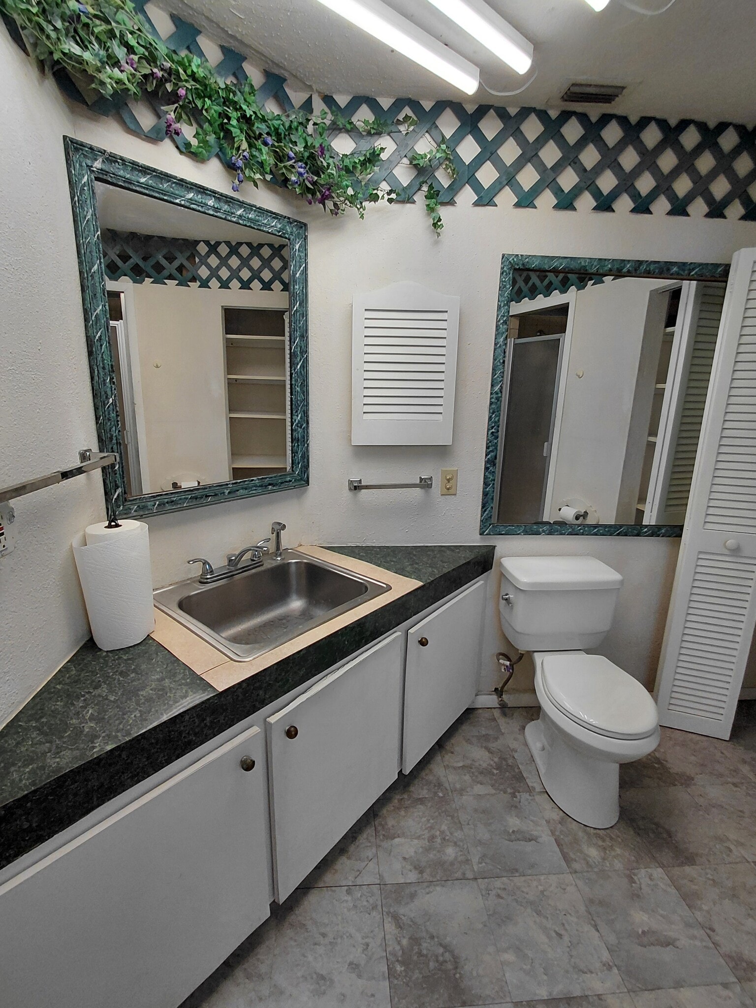 Multiple mirrors - 5720 24th St W
