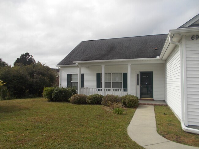 Building Photo - 696 Churchill Downs Dr