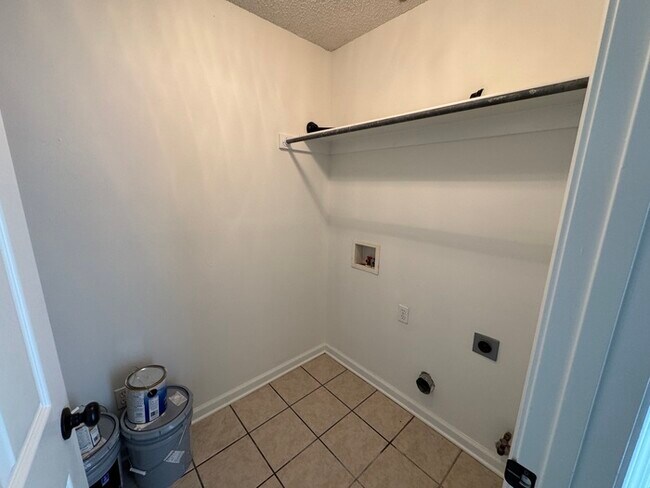 Building Photo - Nice 3 bedroom 2 bathroom home in Bryant