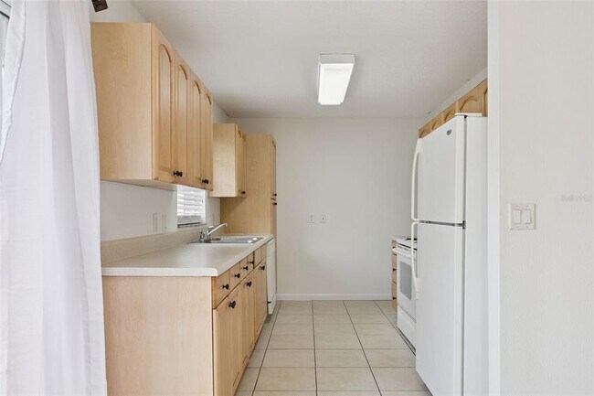 Building Photo - 1105 N Rockingham Ave