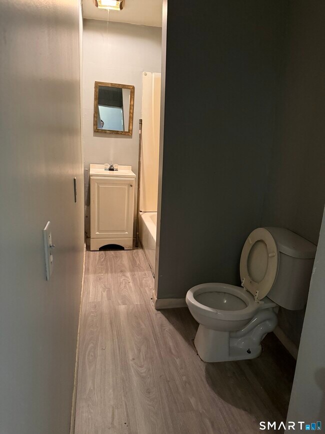 Building Photo - 28 Hill St