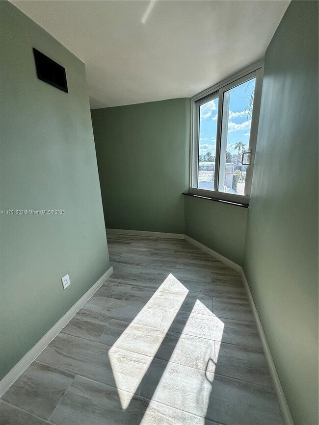 Building Photo - 1141 71st St