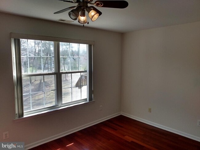 Building Photo - 1336 Tristram Cir