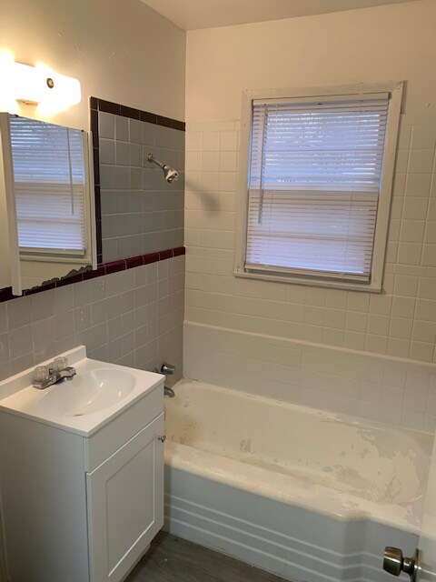 Building Photo - Charming 2-Bedroom Duplex in Wichita with Spacious Layout