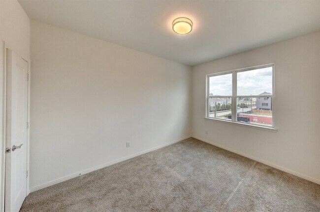 Building Photo - 1526 Ojeman Rd