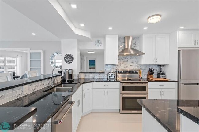 Building Photo - 3850 Galt Ocean Dr
