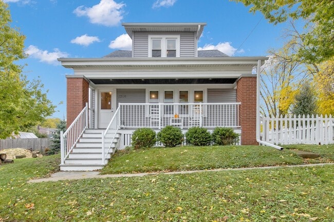 Building Photo - 3124 S Ellen St