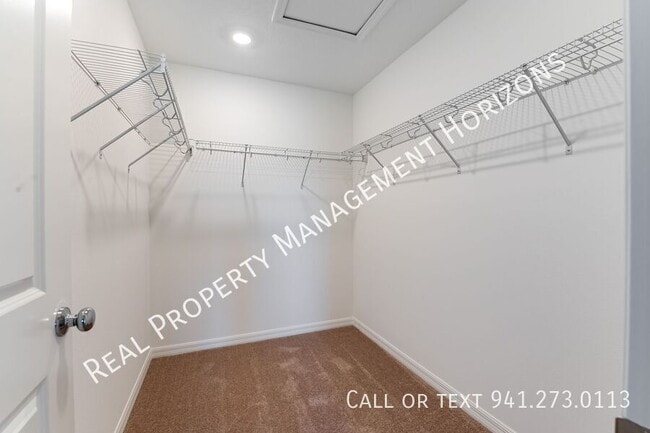 Building Photo - 10709 Eclipse St