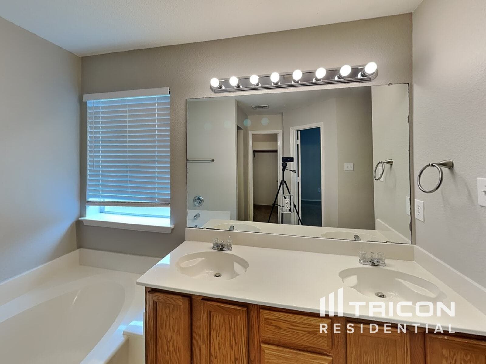 Building Photo - 102 Chesterfield Cir