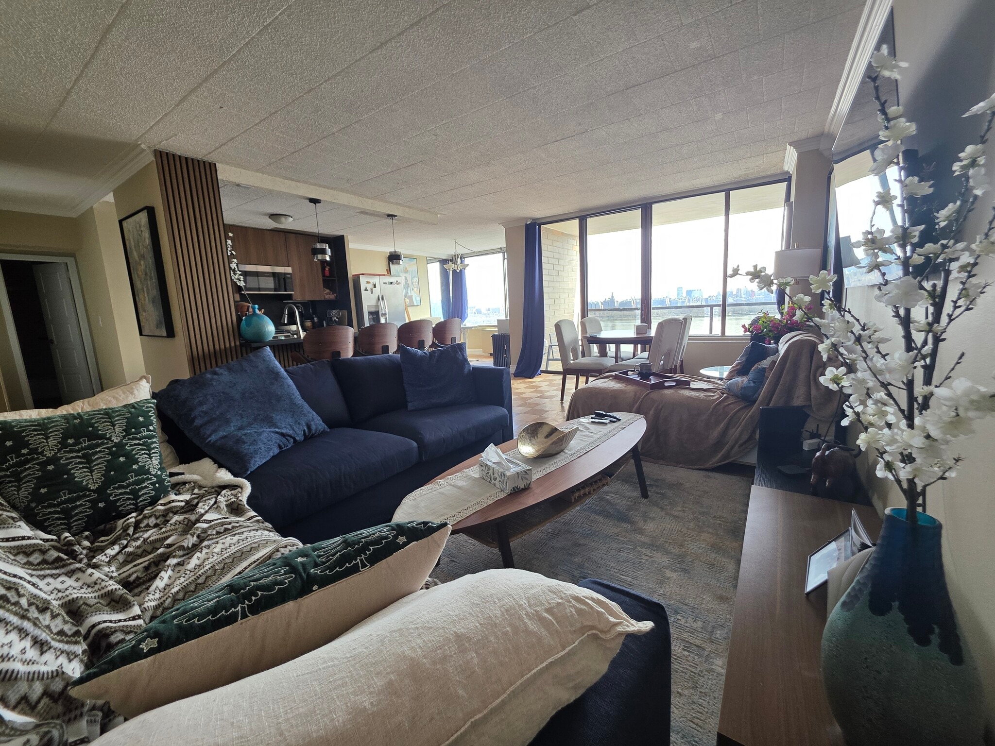 Building Photo - 9060 Palisade Ave