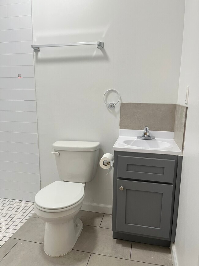 Building Photo - 2670 Newell St