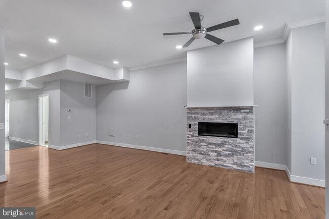 Building Photo - 1310 Riggs St NW