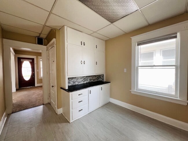 Building Photo - 3 Bedroom House
