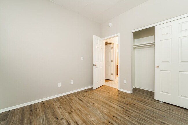 Building Photo - 66 W Freddie Canyon Way