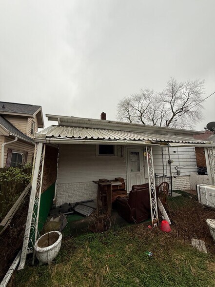 Building Photo - 1718 E Cantrell St
