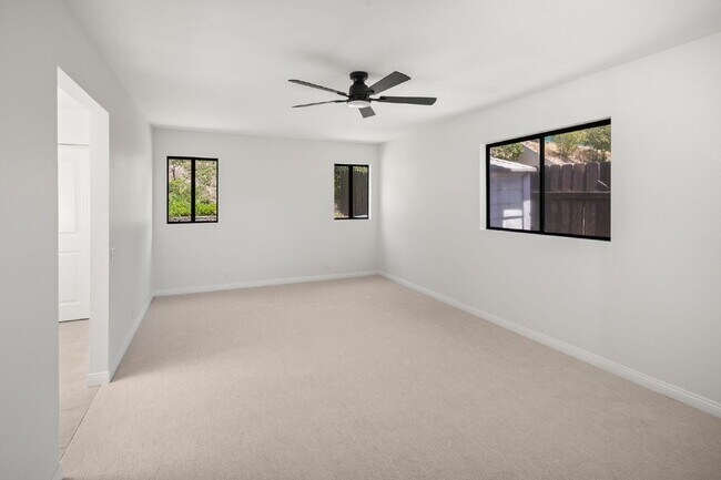 Building Photo - Welcome to your rare gem, dream home in Clairemont, San Diego!