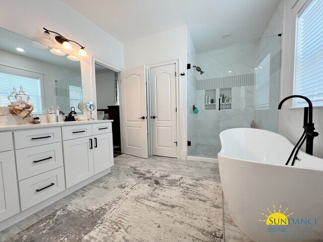 Building Photo - Stunning 5 bedroom home in Santa Rosa Beach!