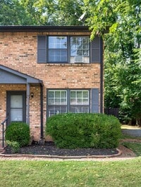 Building Photo - Awesome 2BE/1.5BA duplex in fantastic location in Nashville!