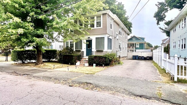Primary Photo - 63 Holyoke St