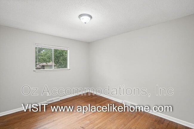 Building Photo - 1606 N 63 Pl