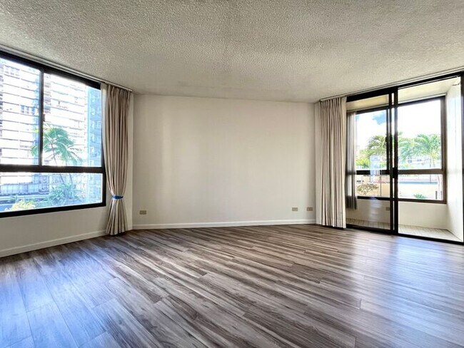 Building Photo - Punchbowl- Continental Plaza: Large 2BR, 2...