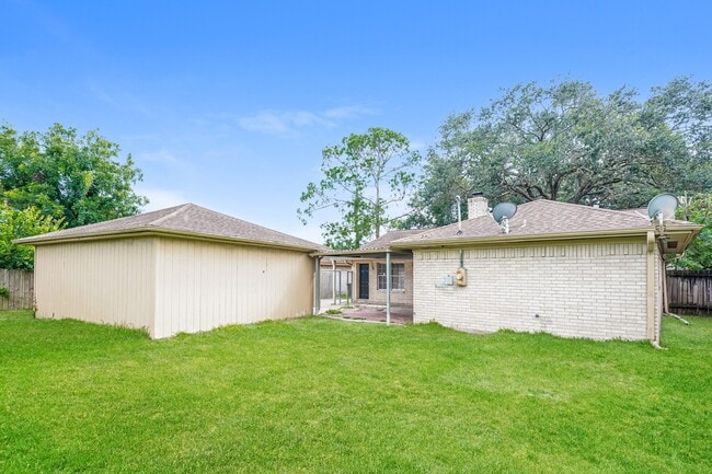 Building Photo - 6610 Rowell Ct