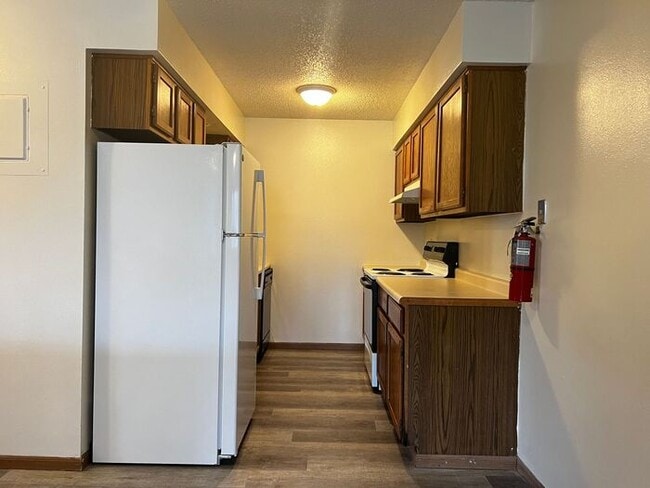 Building Photo - $1,250 | 3 Bedroom, 1 Bathroom Apartment | No Pets | Available for August 1st 2026 Move In!
