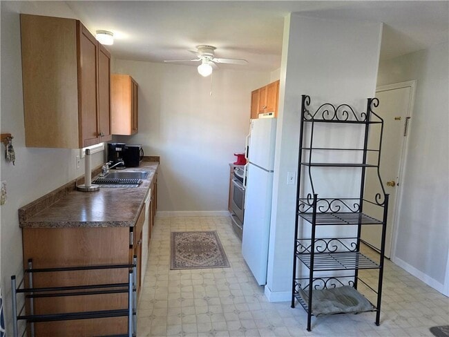 Building Photo - 15 Meadowview Ter