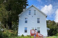 Building Photo - 8 Summit St