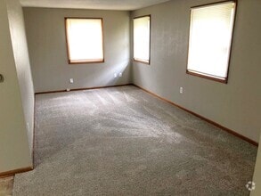 Building Photo - 2 Bed Ranch-Style House