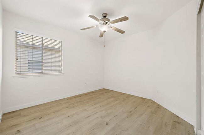 Building Photo - 218 Altamont St