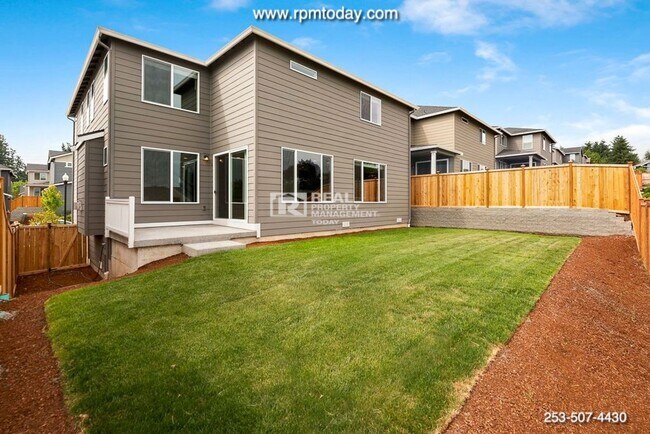 Building Photo - 4 Bedroom Home with Valley Views!