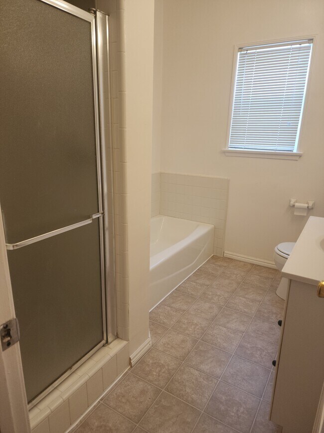 447 E BATH - 447 N Oakhurst Dr