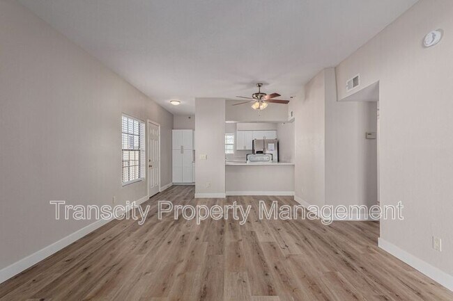 Building Photo - 8020 E Thomas Rd