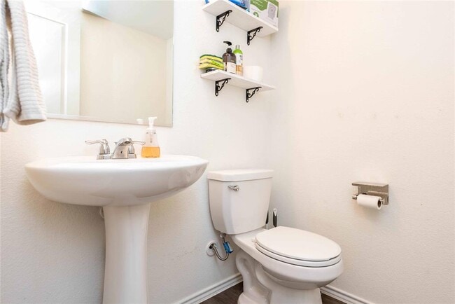 Building Photo - 153 Wind Flower Ln