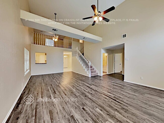 Building Photo - 8013 Yacht Club Dr