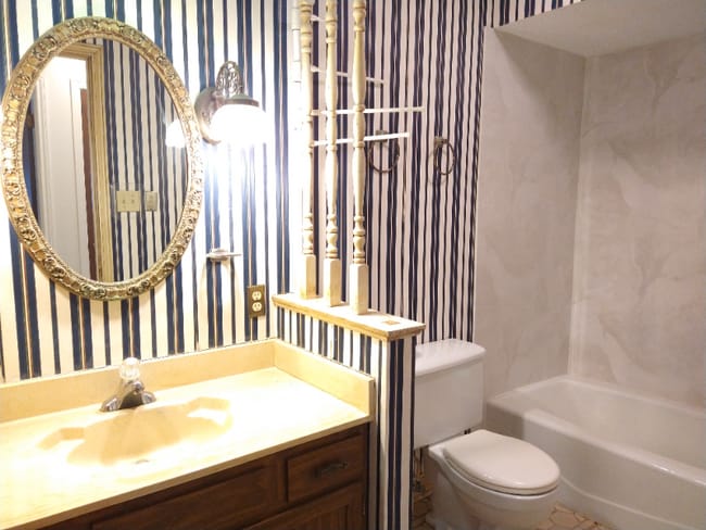 Building Photo - 1541 Maplewood Dr