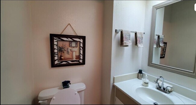 Building Photo - 4749 E Ridge Creek Dr