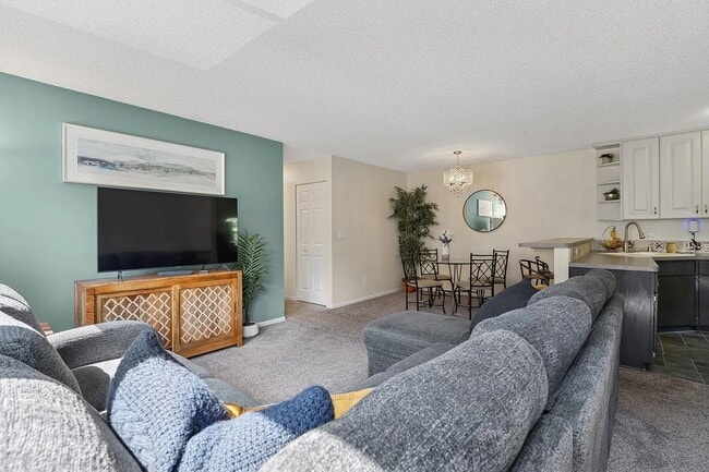 Building Photo - 13525 Zenith Ln