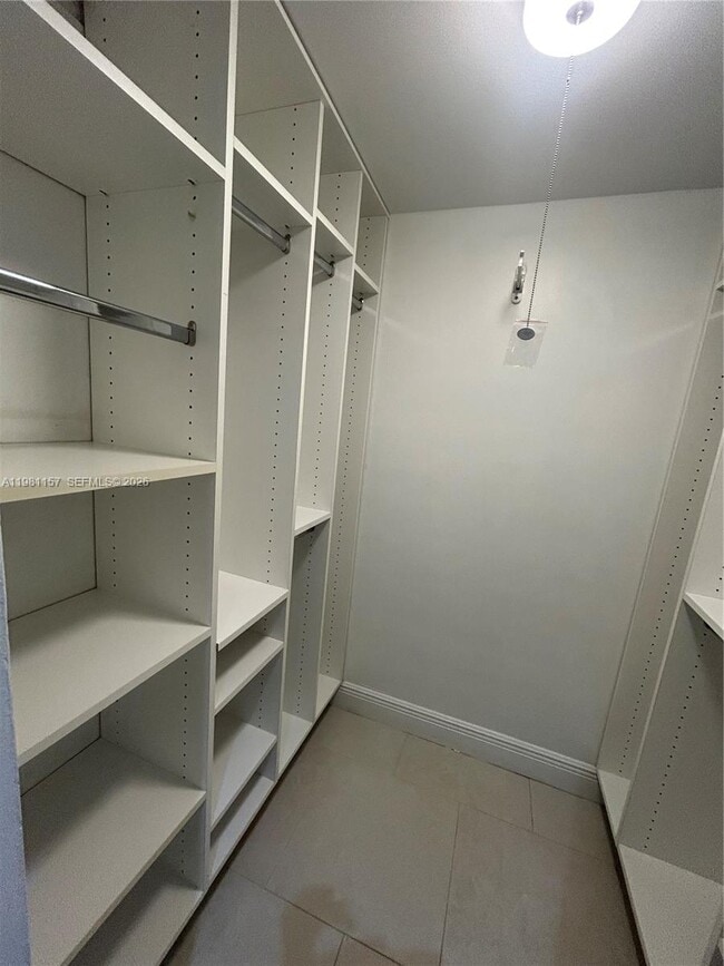 Building Photo - 20301 W Country Club Dr