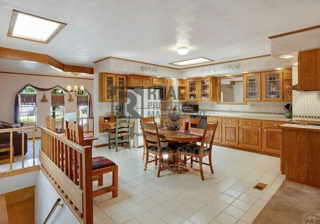 Building Photo - 2541 Taylor Ln