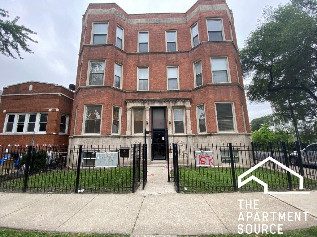 Building Photo - 2300 S Ridgeway Ave