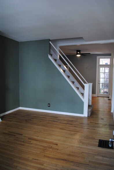 Building Photo - 790 N Croskey St