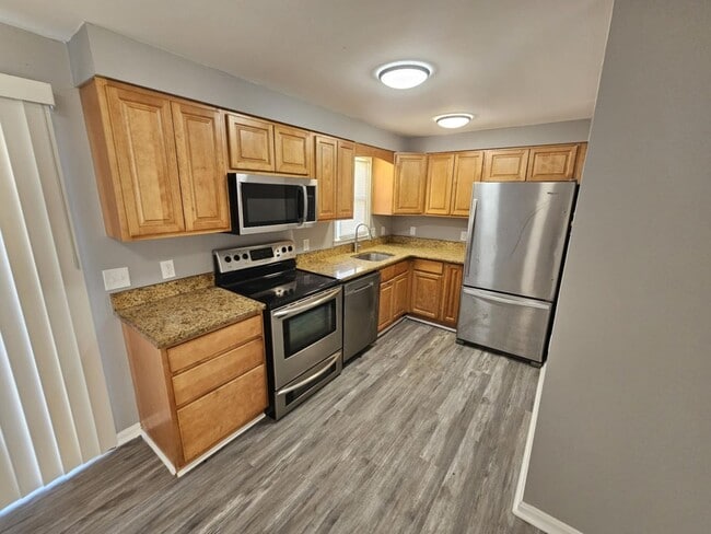 Building Photo - Coming Soon-4 Bedroom Townhome