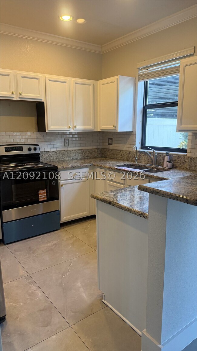 Building Photo - 3301 W 89th Terrace