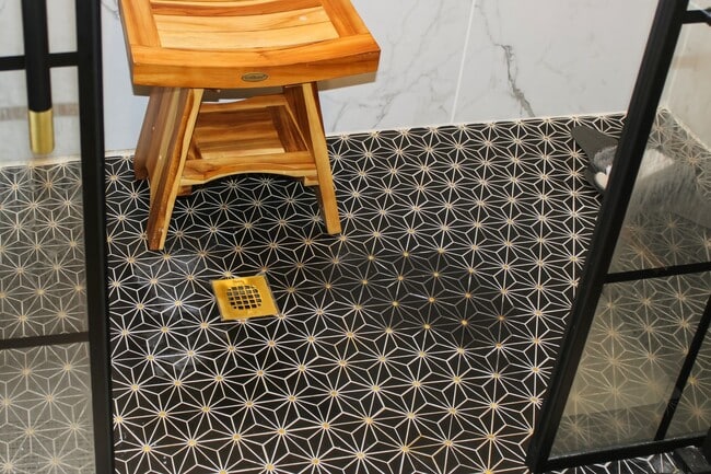 Building Photo - 5 bedroom on 2 acres