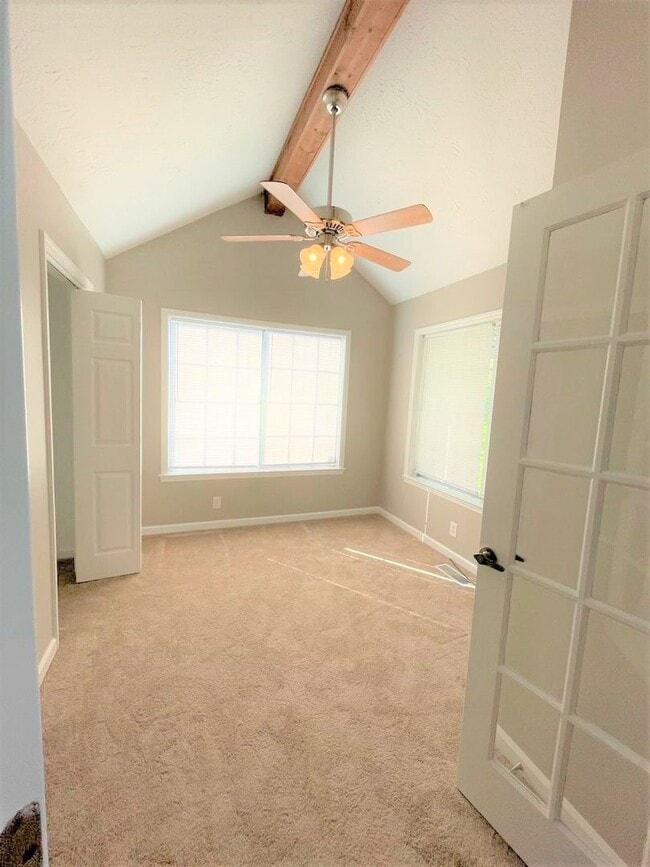 Building Photo - 2 Bedroom Condo in Beautiful Location