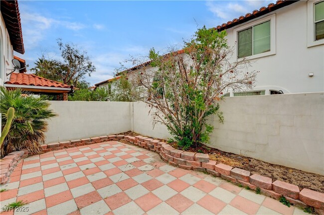 Building Photo - 8789 Villa Alex Ave