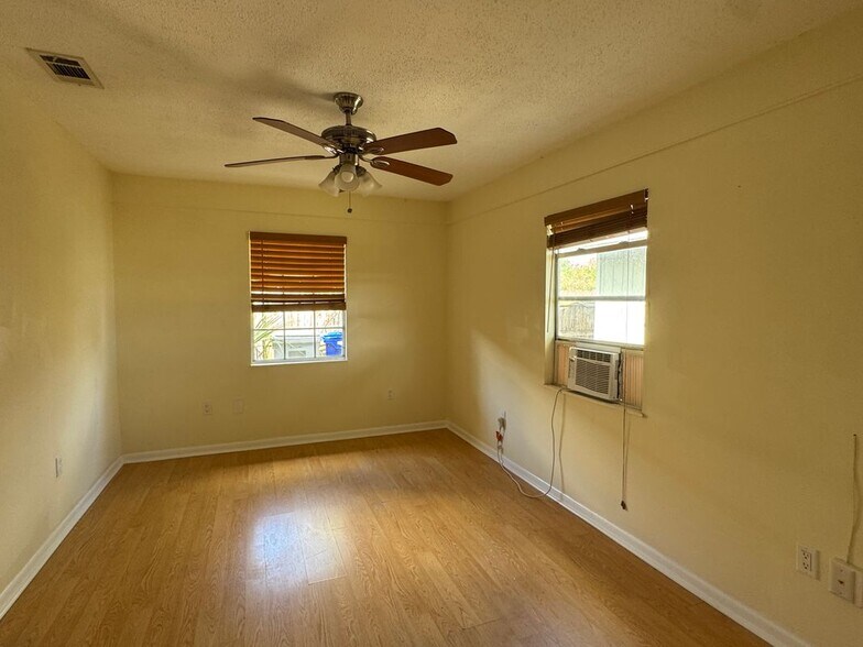 Building Photo - 364 16th St SW